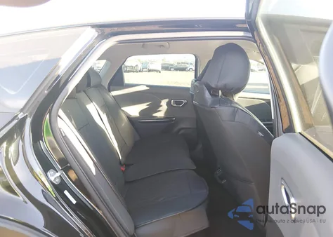 2025 Kia K4 Lx z USA, uszkodzony, nr VIN 3KPFT4DEXSE077483